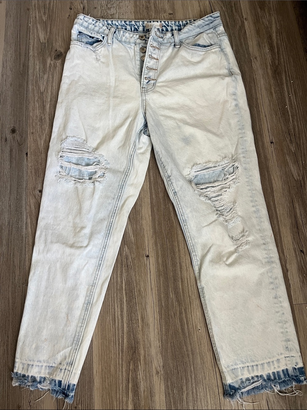 Altar'd State, size 29, washed out light blue like new